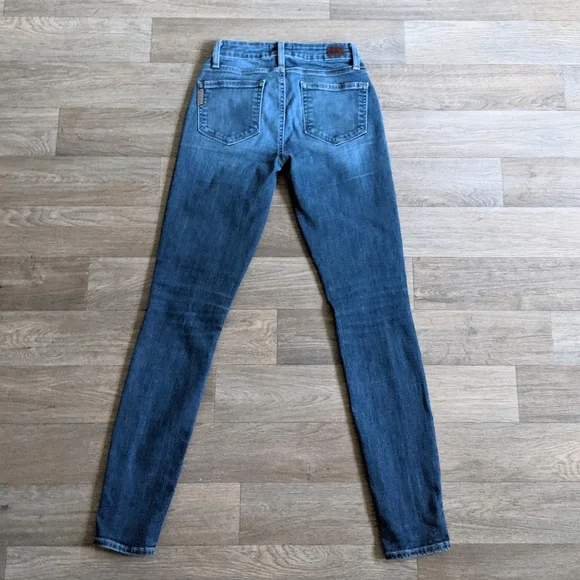 Paige Verdugo Ultra Skinny Distressed Knees Medium Wash Skinny Jean Size 25 - Picture 3 of 6
